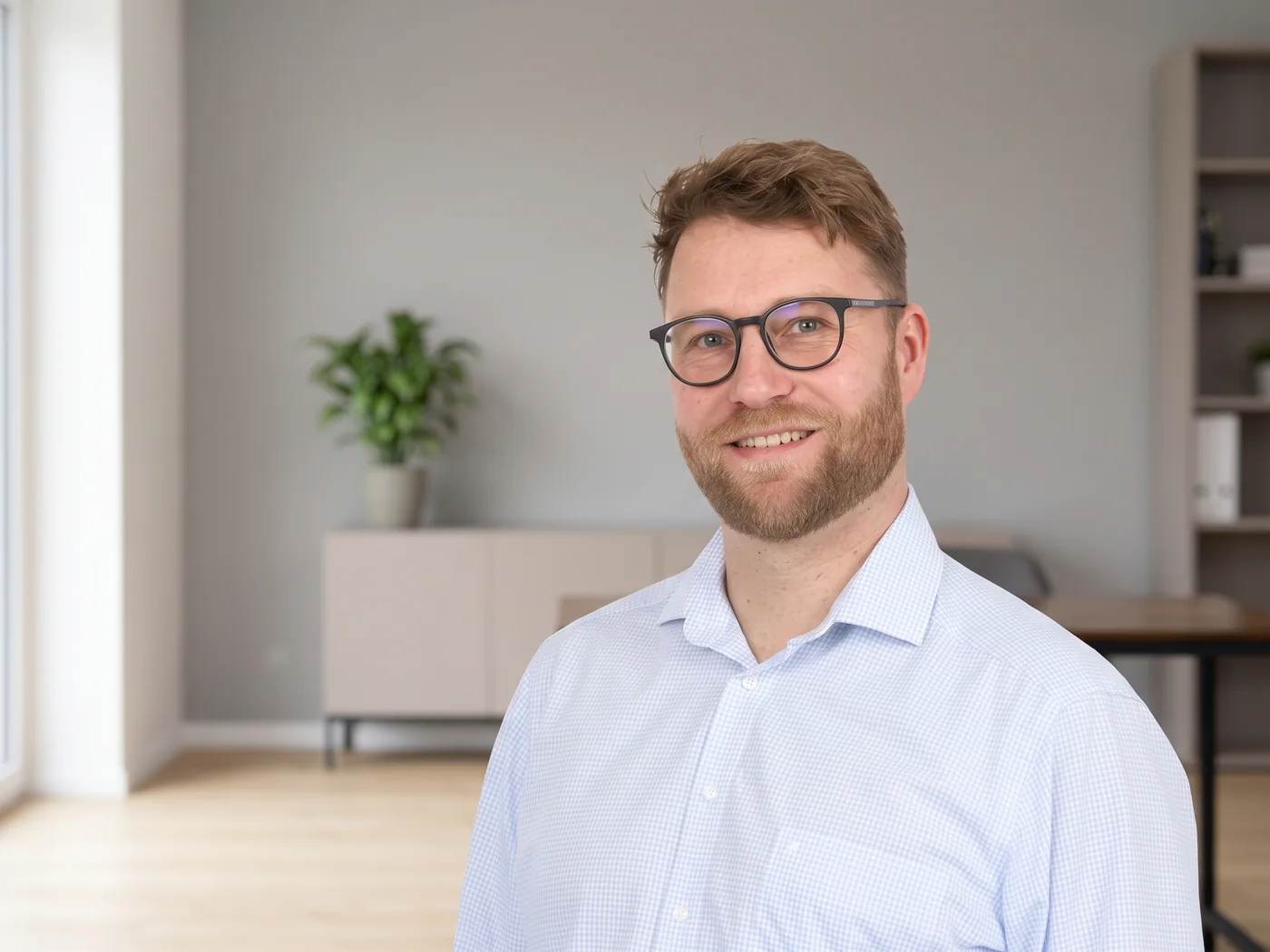 Daniel Matzdorf, Immobilienmakler aus Nieste, bewertet Modelle zum Hausverkauf mit Wohnrecht unabhängig